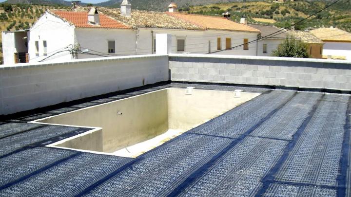 Impermeabilización de piscina en Granada con lámina asfáltica Impermeabilización de piscina en Granada con lámina asfáltica