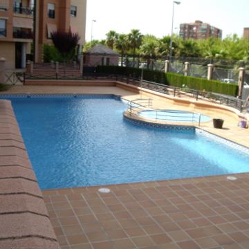 Impermeabilización de piscina comunitaria en Granada